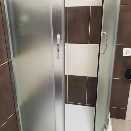 & Studio - Peter Pan Apartmán Komenda