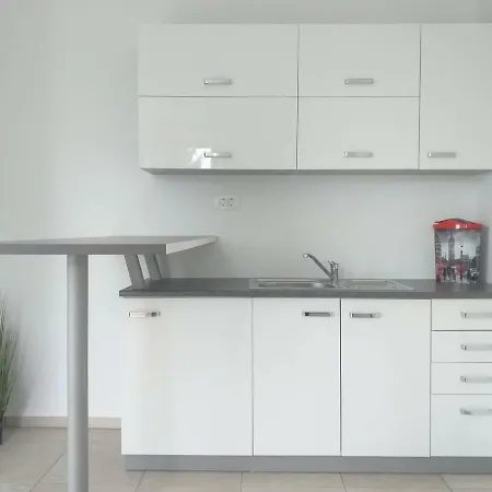 & Studio - Peter Pan Apartmán Komenda